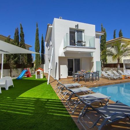 Tsokkos Family Villa - Pool Garden 2' Walk To Beach Protaras Ngoại thất bức ảnh