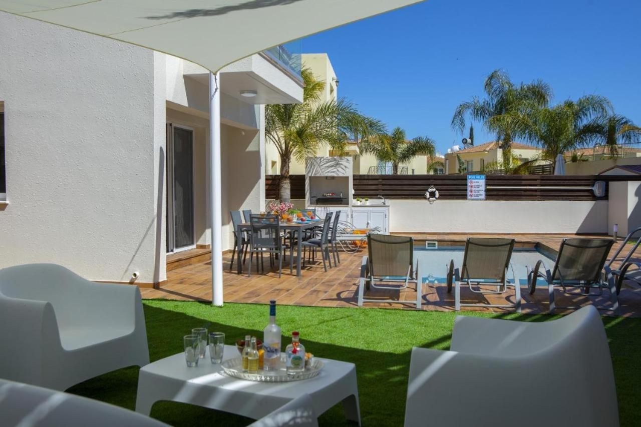 Tsokkos Family Villa - Pool Garden 2' Walk To Beach Protaras Ngoại thất bức ảnh
