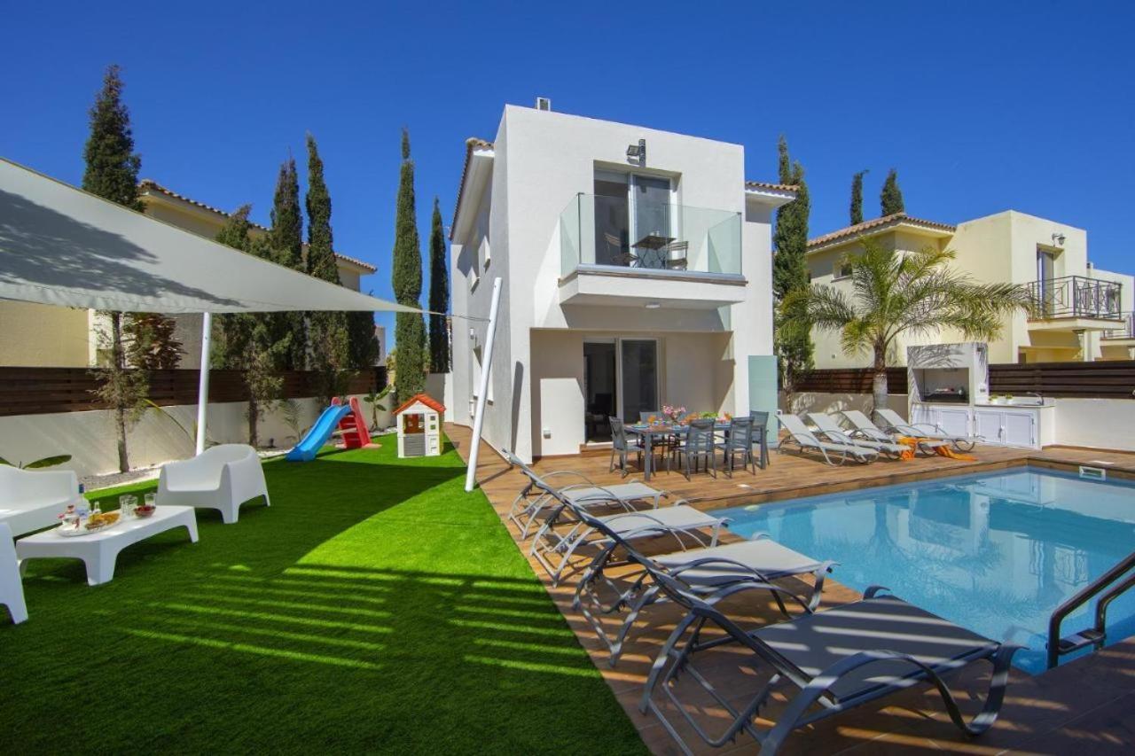 Tsokkos Family Villa - Pool Garden 2' Walk To Beach Protaras Ngoại thất bức ảnh