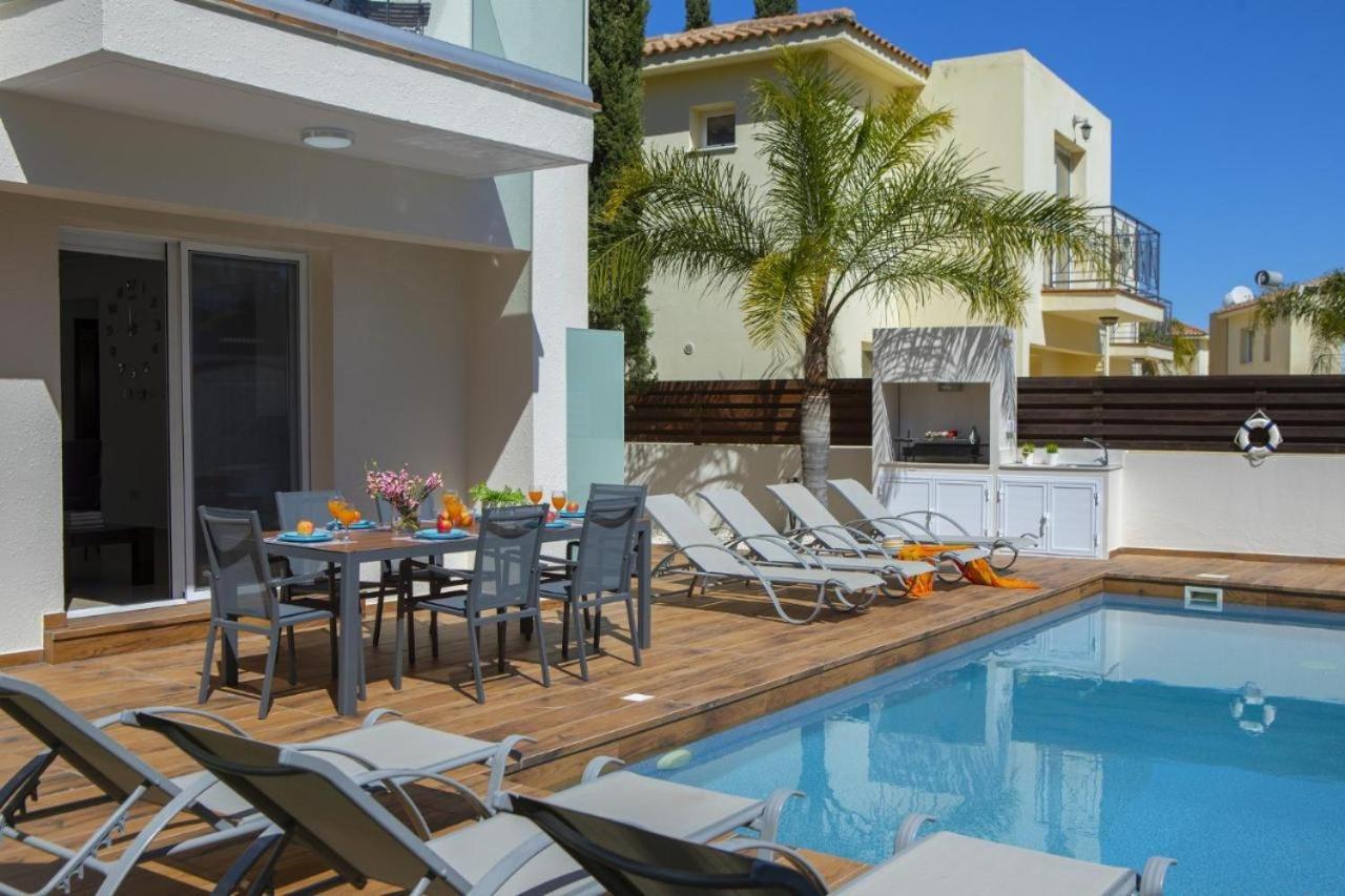 Tsokkos Family Villa - Pool Garden 2' Walk To Beach Protaras Ngoại thất bức ảnh